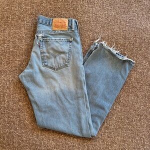 Vintage Distressed Levi’s 559 Jeans